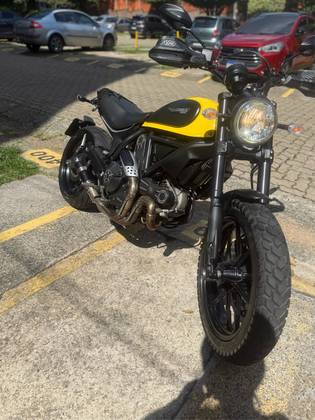 DUCATI SCRAMBLER ICON 